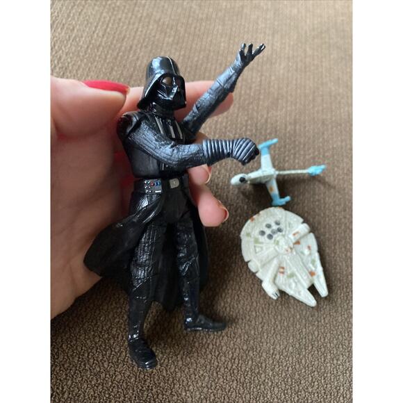 Star Wars Darth Vader 2001 LFL Hasbro Action Figure 4" Preowned - Picture 5 of 12